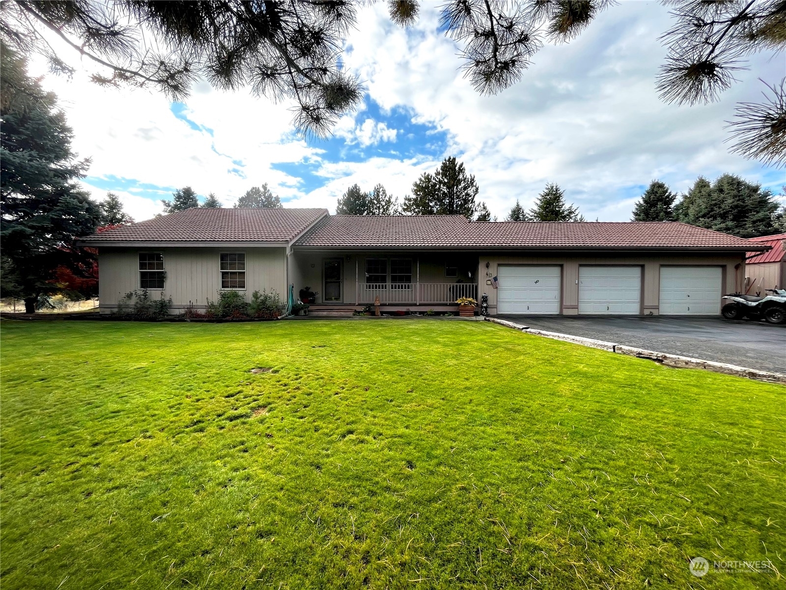 Property Photo:  43 Orchard View Drive  WA 98841 