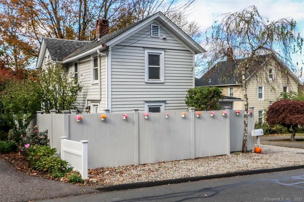 Property Photo:  115 East Ridge Road  CT 06877 