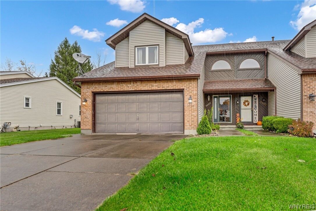 Property Photo:  4285 Victorian Drive  NY 14075 