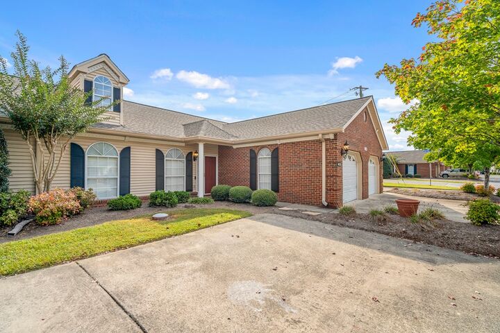 2 bed Dalton home for sale 1700 West Oak Drive, Dalton, GA 30721