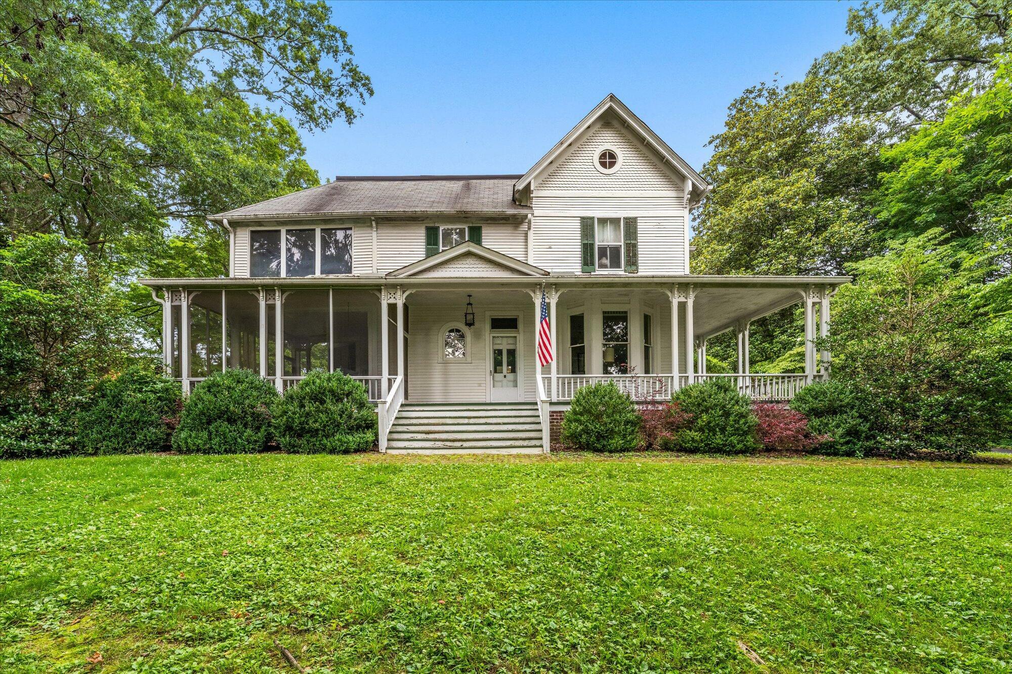 Property Photo: 1102 Woodward Avenue TN 37303