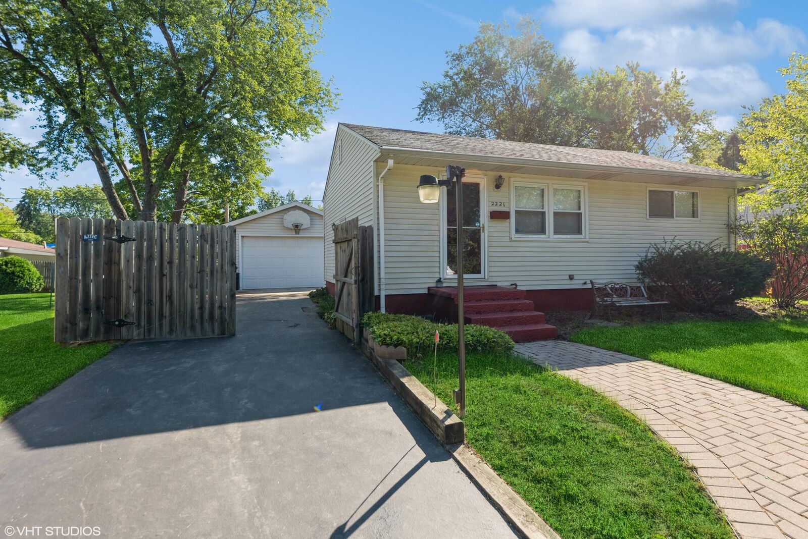 Property Photo:  2221 N Northern Avenue N  IL 60087 