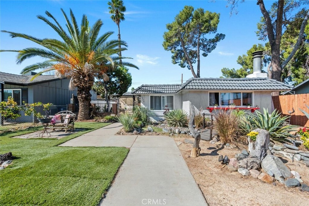 Property Photo:  1733 Orange St  CA 92374 