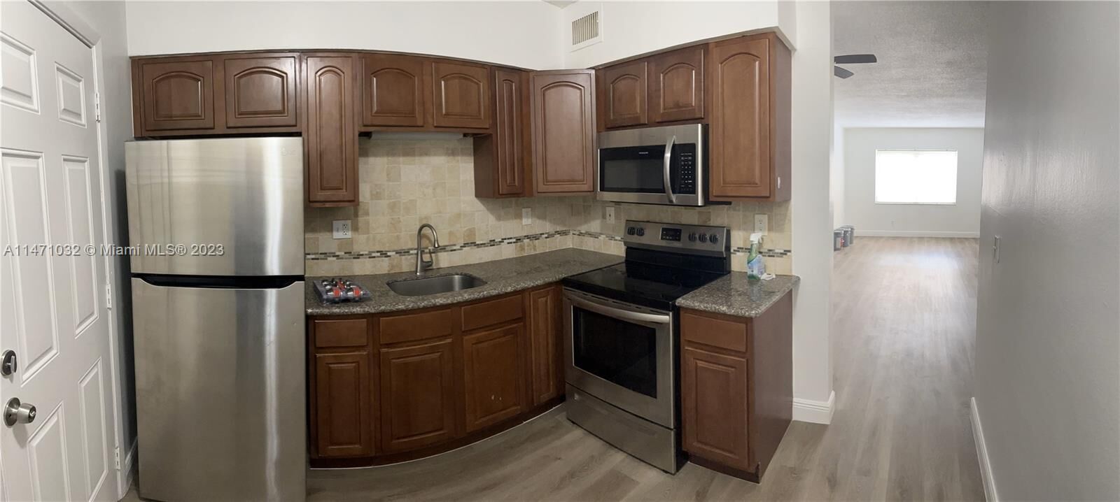 Property Photo:  1916 SW 11th St 10  FL 33312 