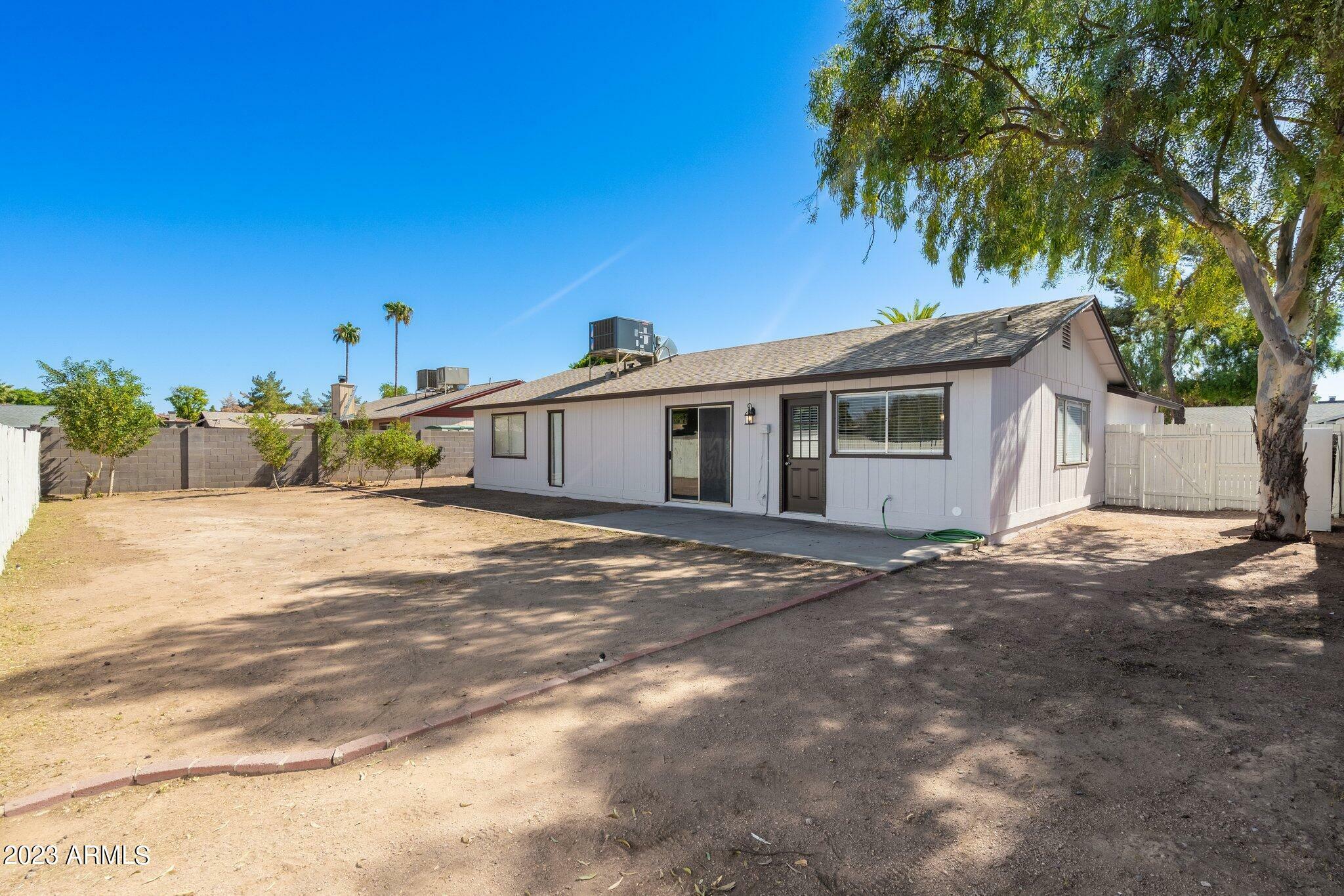 Property Photo:  304 W El Prado Road  AZ 85225 