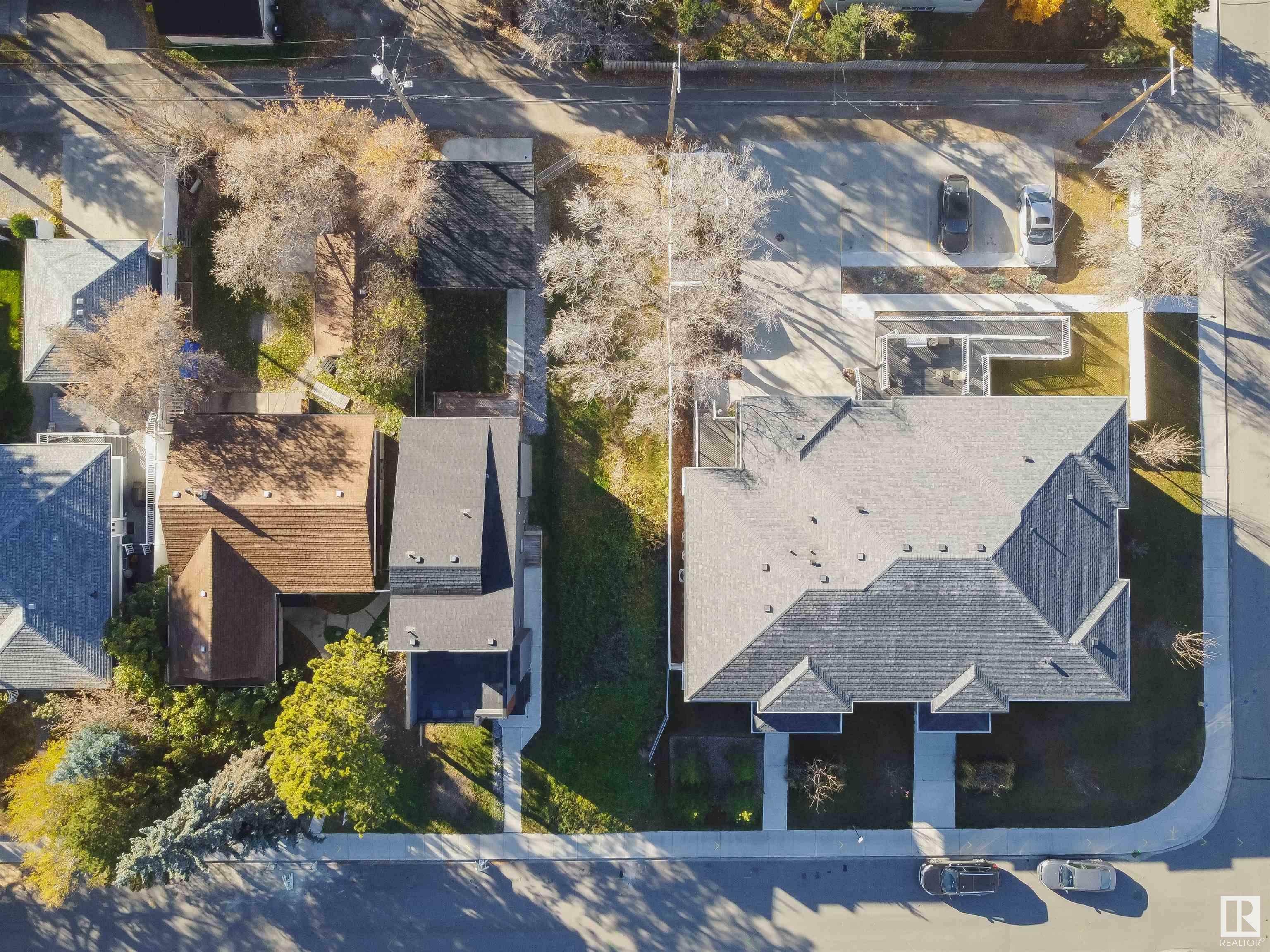 Property Photo:  11583 University Avenue  AB T6G1Z4 