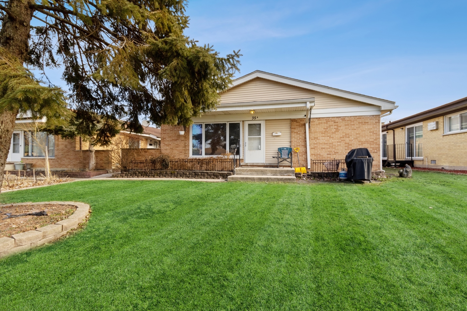 Property Photo: 35 N May Street IL 60101