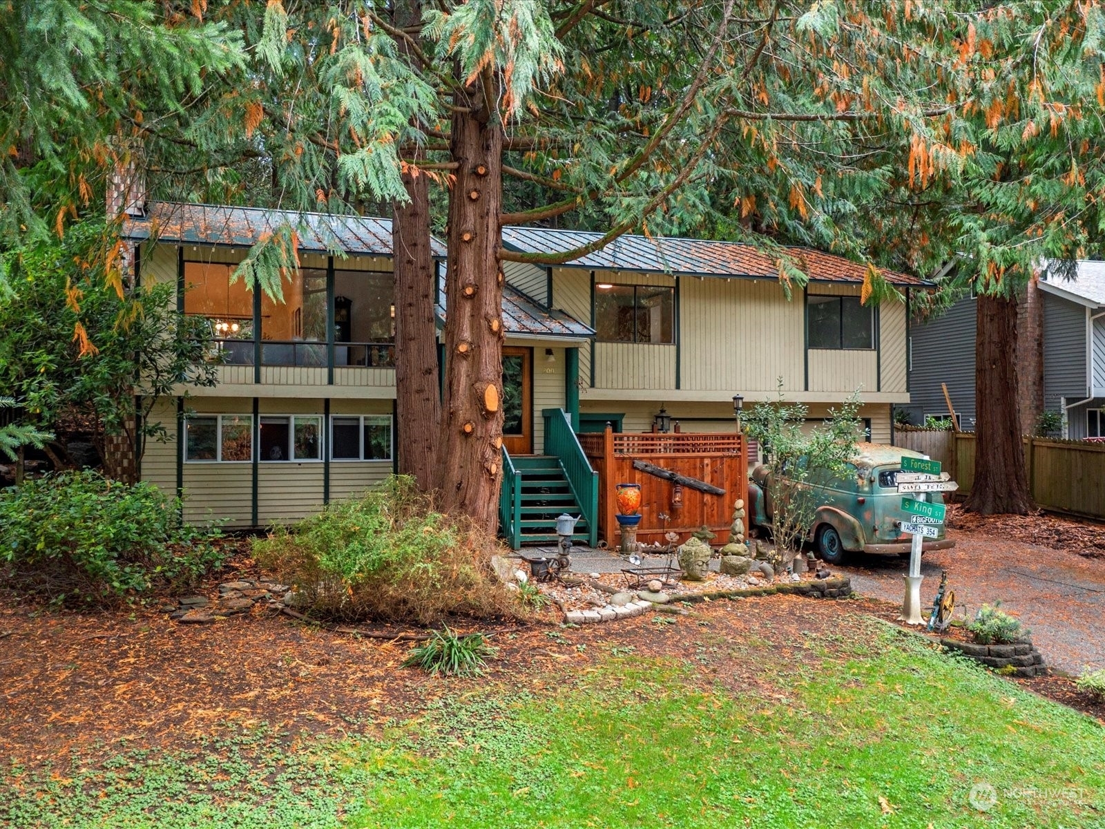 Property Photo:  200 Mt Pilchuck Avenue SW  WA 98027 