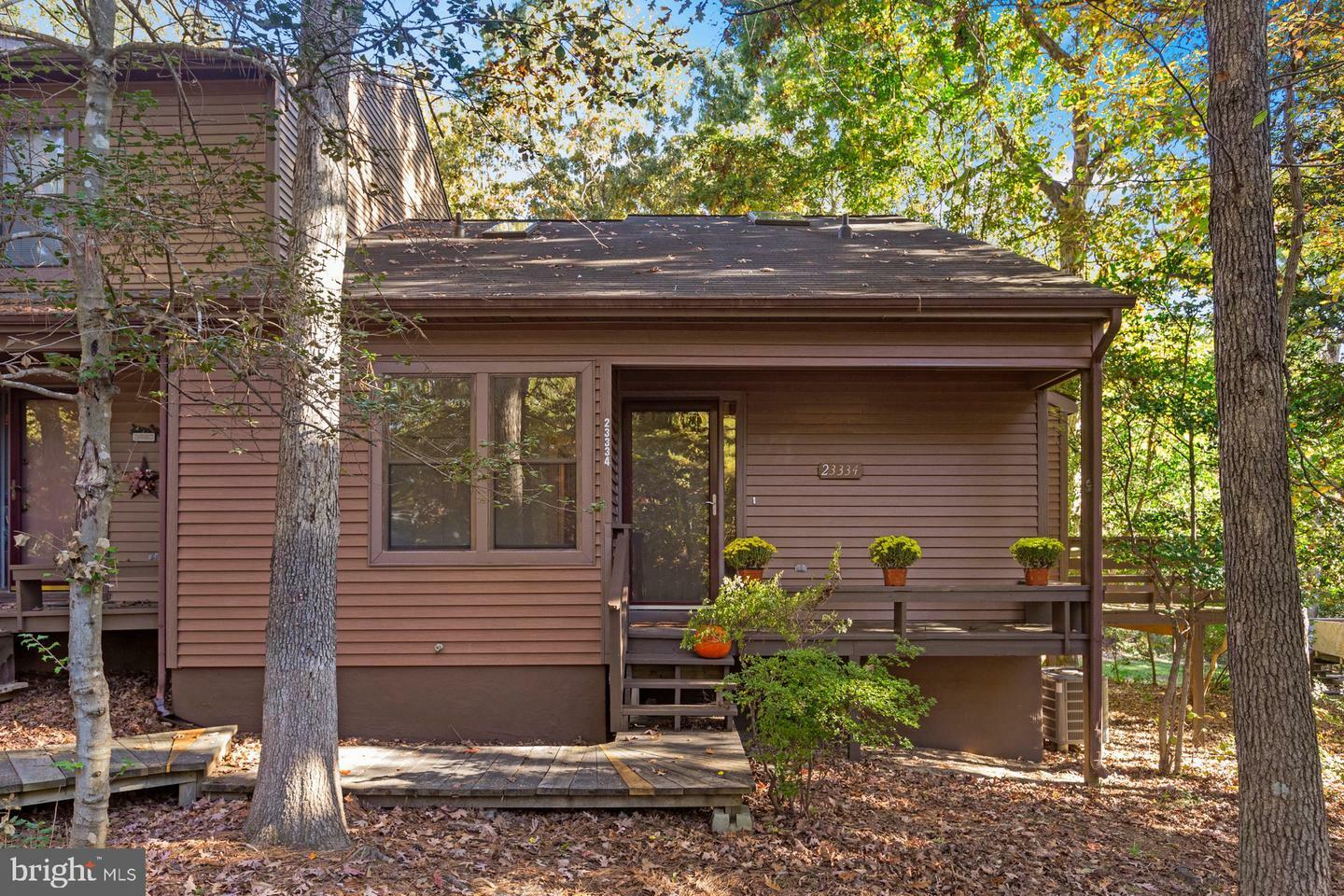 Property Photo: 23334 Red Oak Court MD 20619