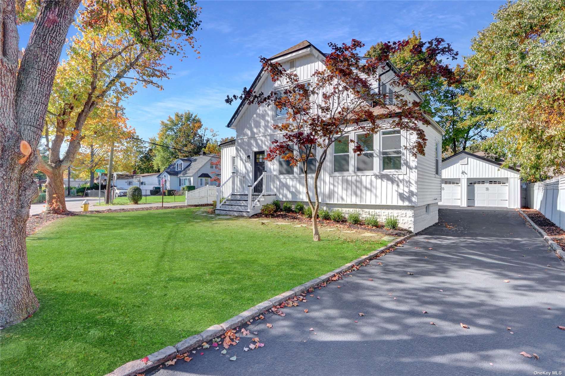 6 Recreation Lane  Huntington NY 11743 photo