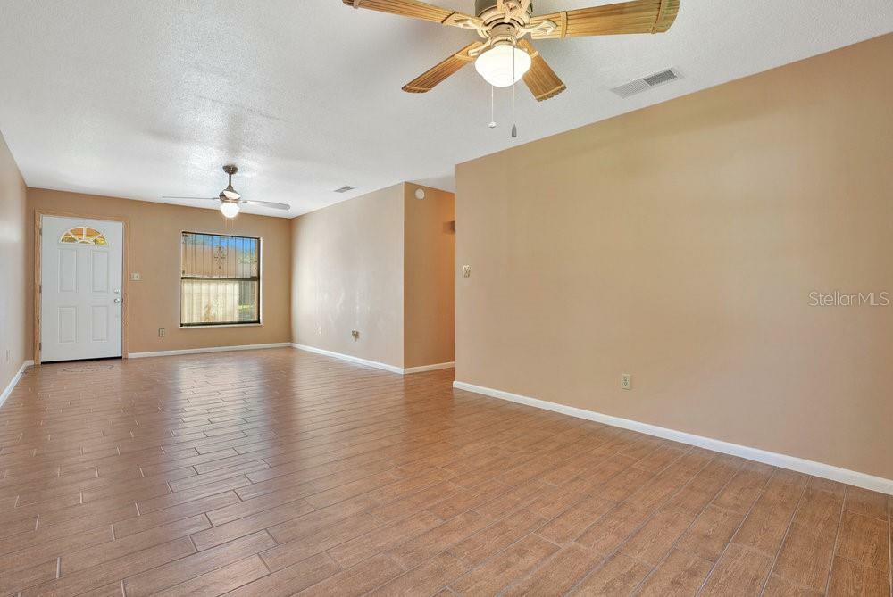 Property Photo:  2846 Empire Place  FL 32773 