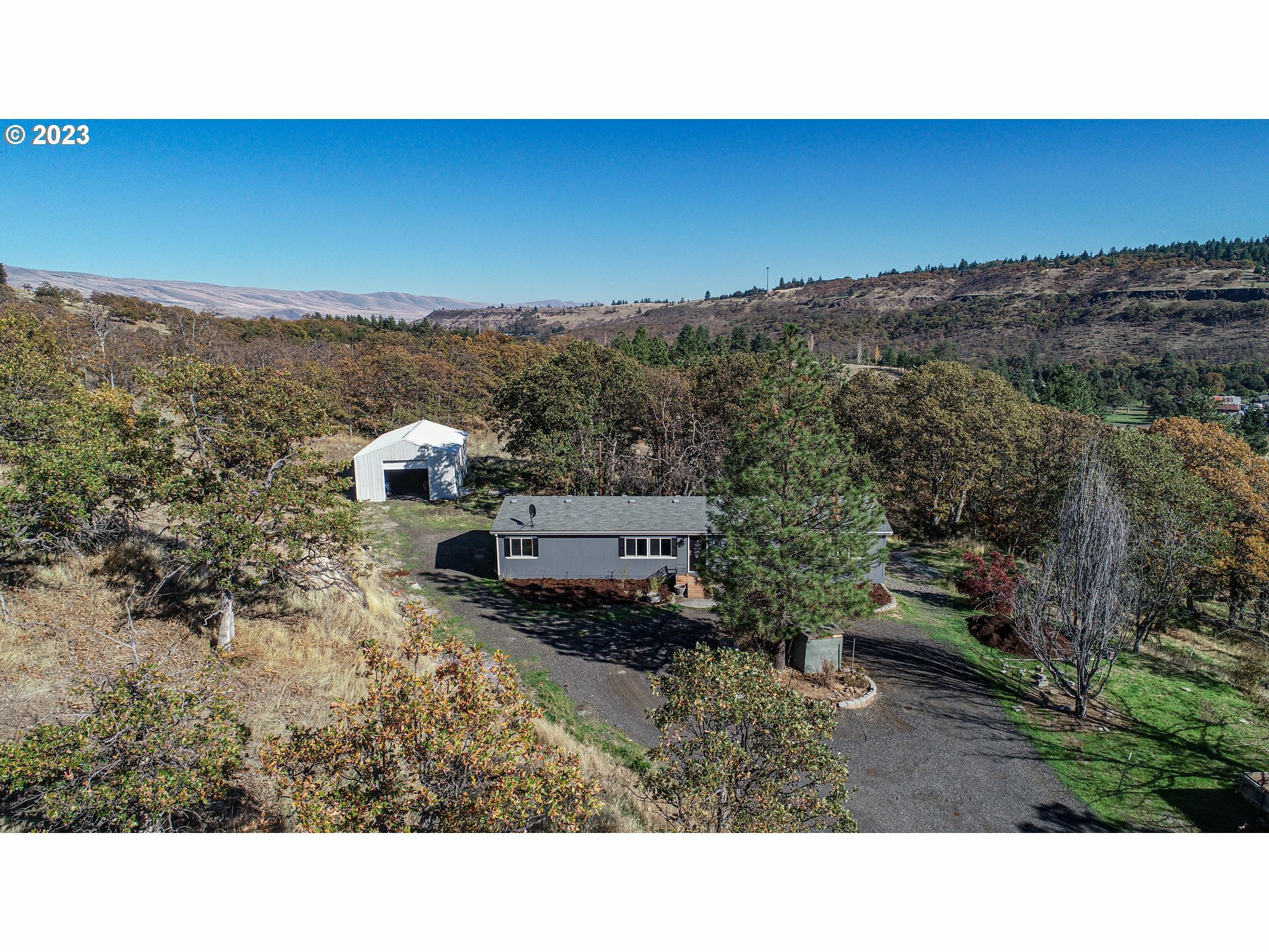 5953 Chenoweth Rd  The Dalles OR 97058 photo