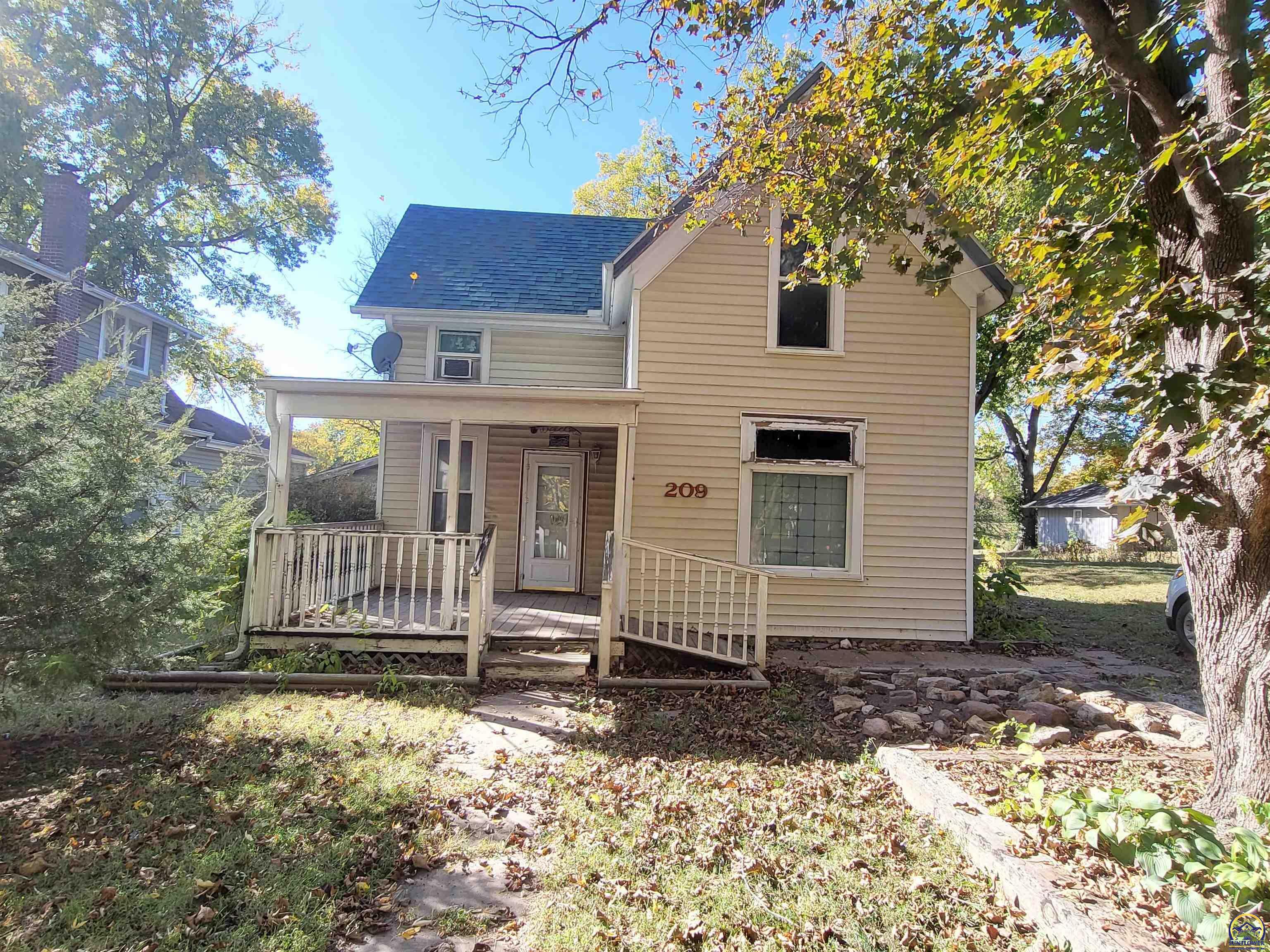 Property Photo:  209 Kansas Ave  KS 66436 