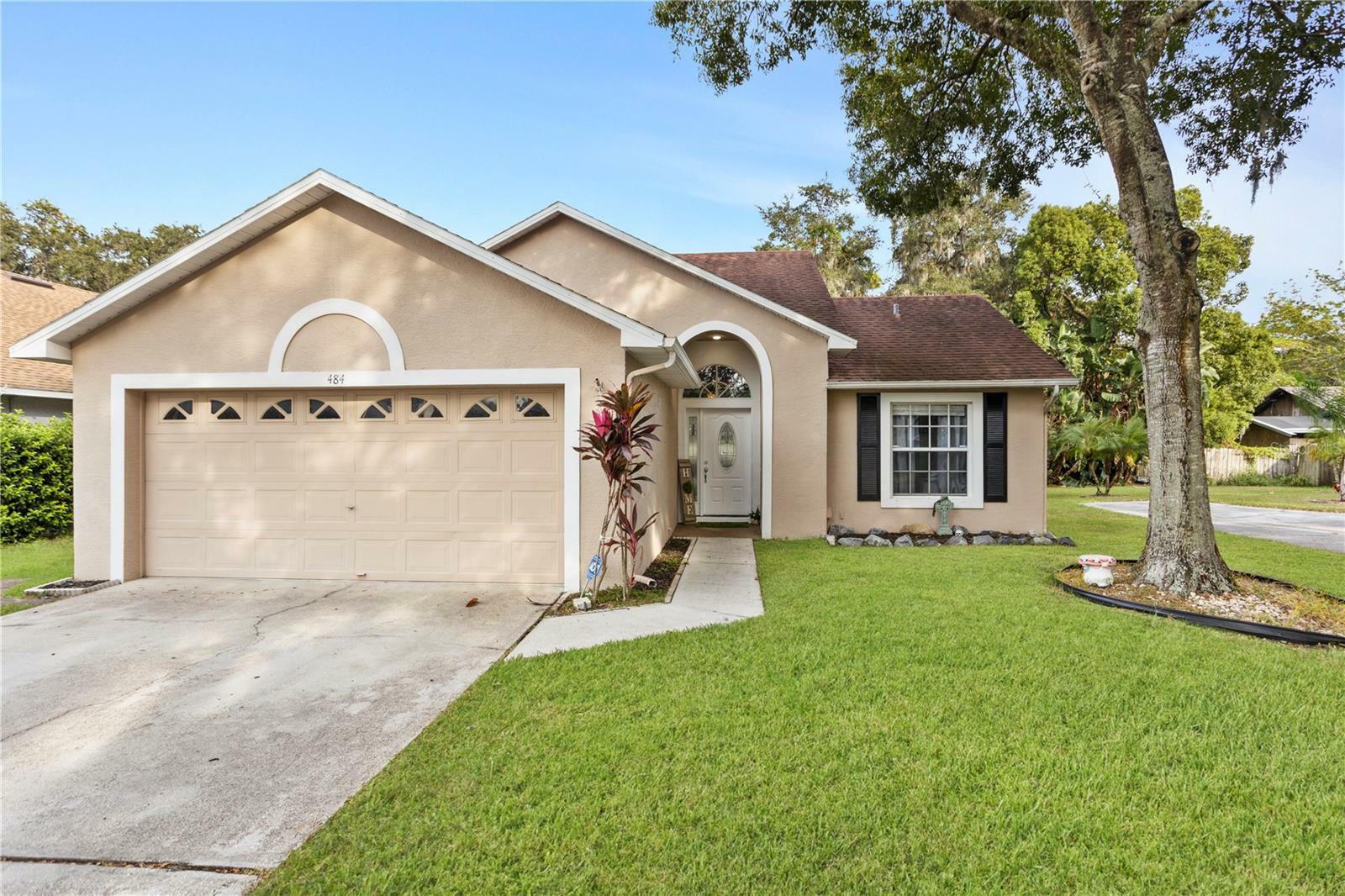 Property Photo:  484 Valencia Place Circle  FL 32825 