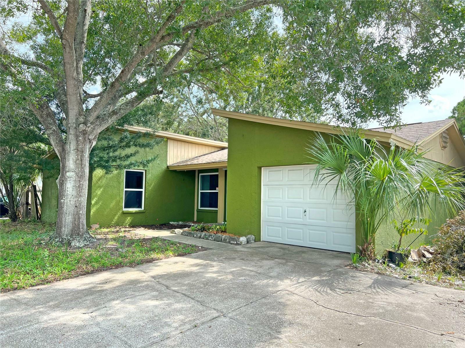 Property Photo:  10106 Benbrook Court  FL 33615 