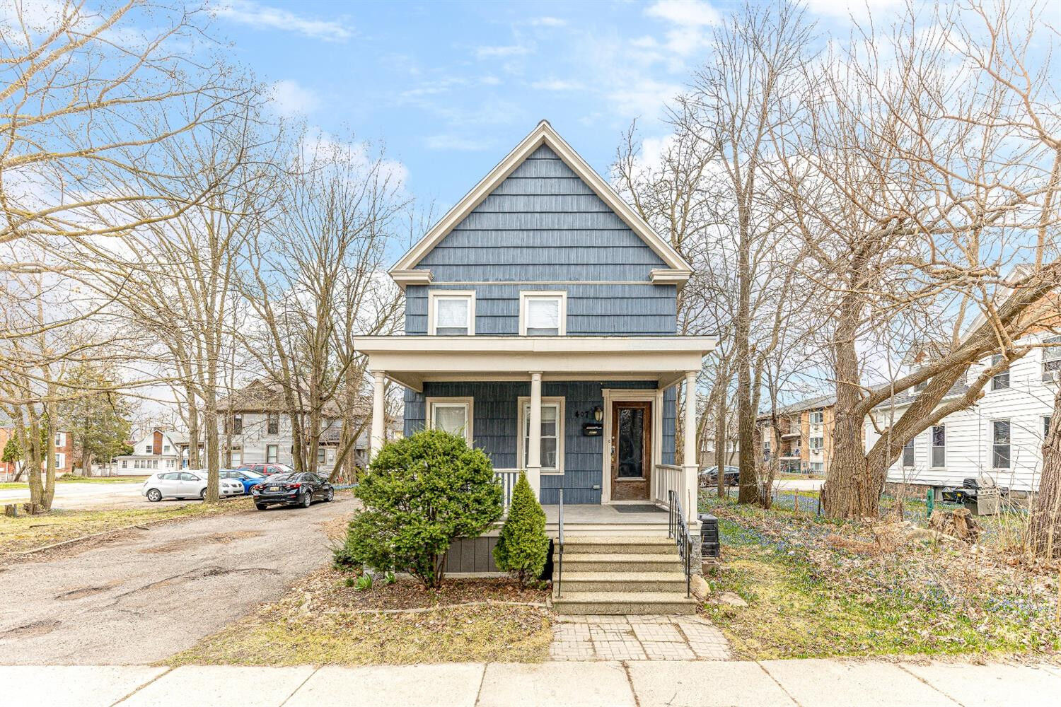 Photo de la propriété:  407 Washtenaw Road  MI 48197 
