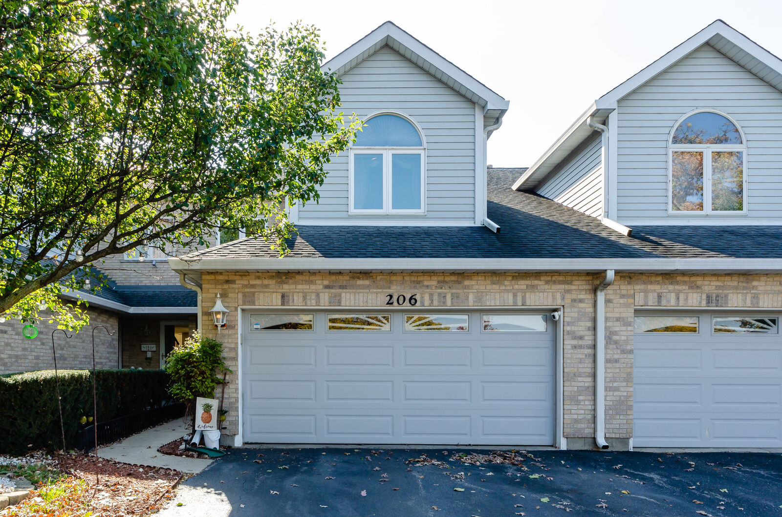 Property Photo:  206 S Wood Dale Road  IL 60191 