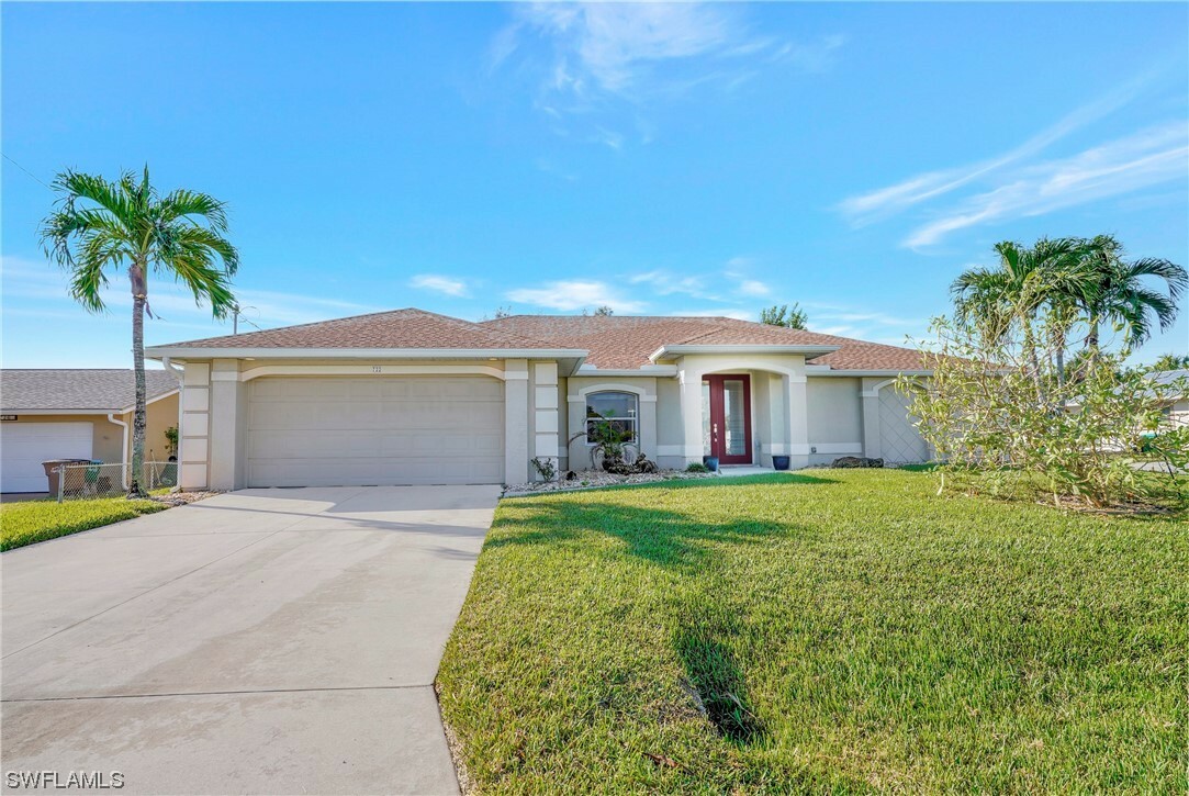 Property Photo: 722 SE Sabur Court FL 33904