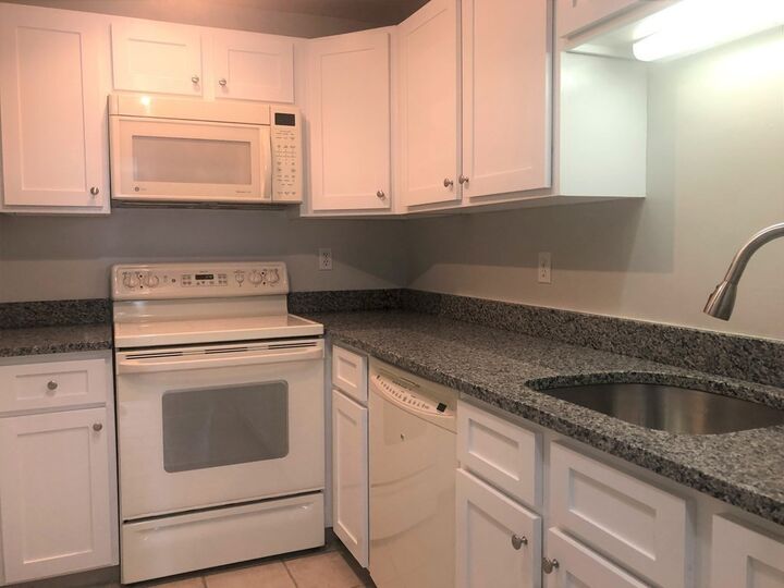 Property Photo: 44 Elm St 302 MA 01609