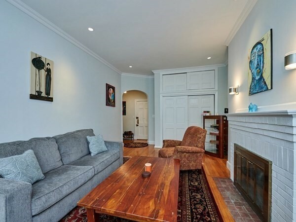 Property Photo:  354 Beacon St. 5  MA 02116 