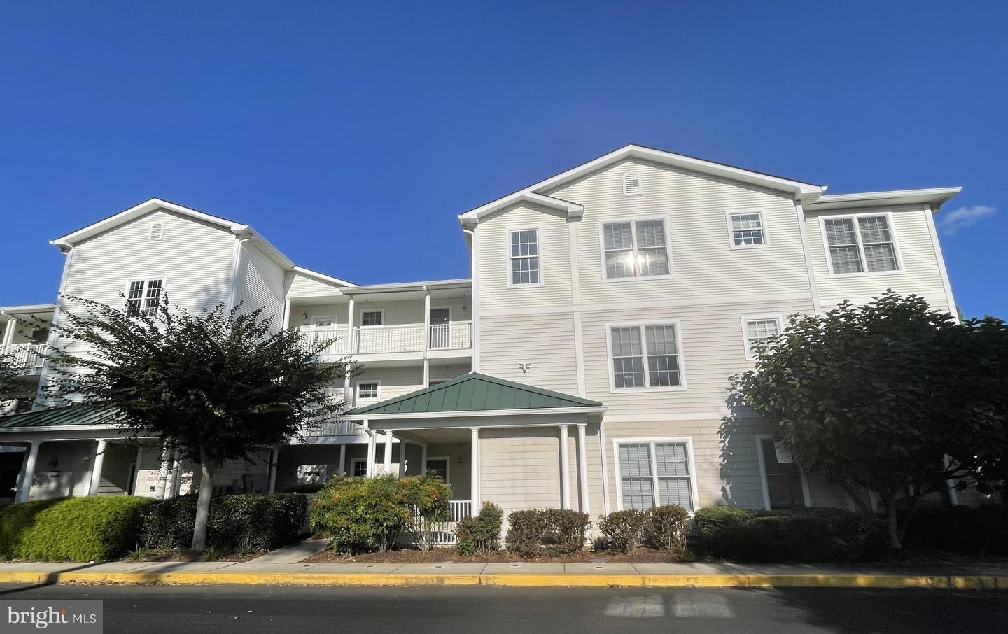 Property Photo: 20007 Sandy Bottom Circle 4104 DE 19971
