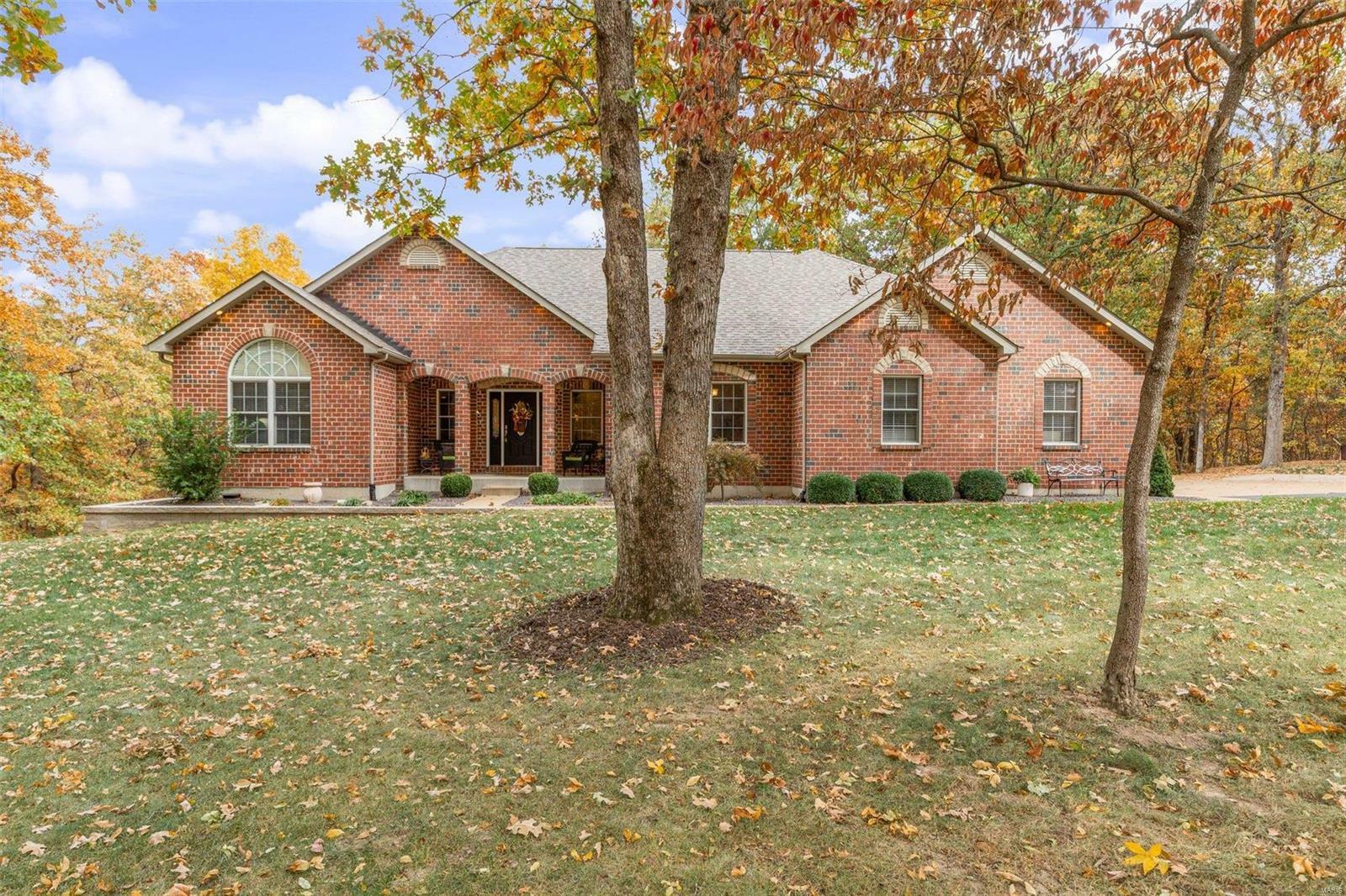 Property Photo: 547 Huntington Trails Drive MO 63028