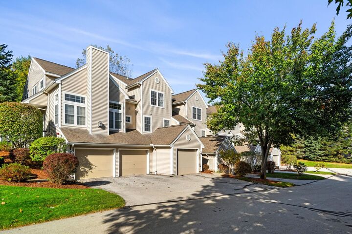 Property Photo:  12 Edward Circle  NH 03110 