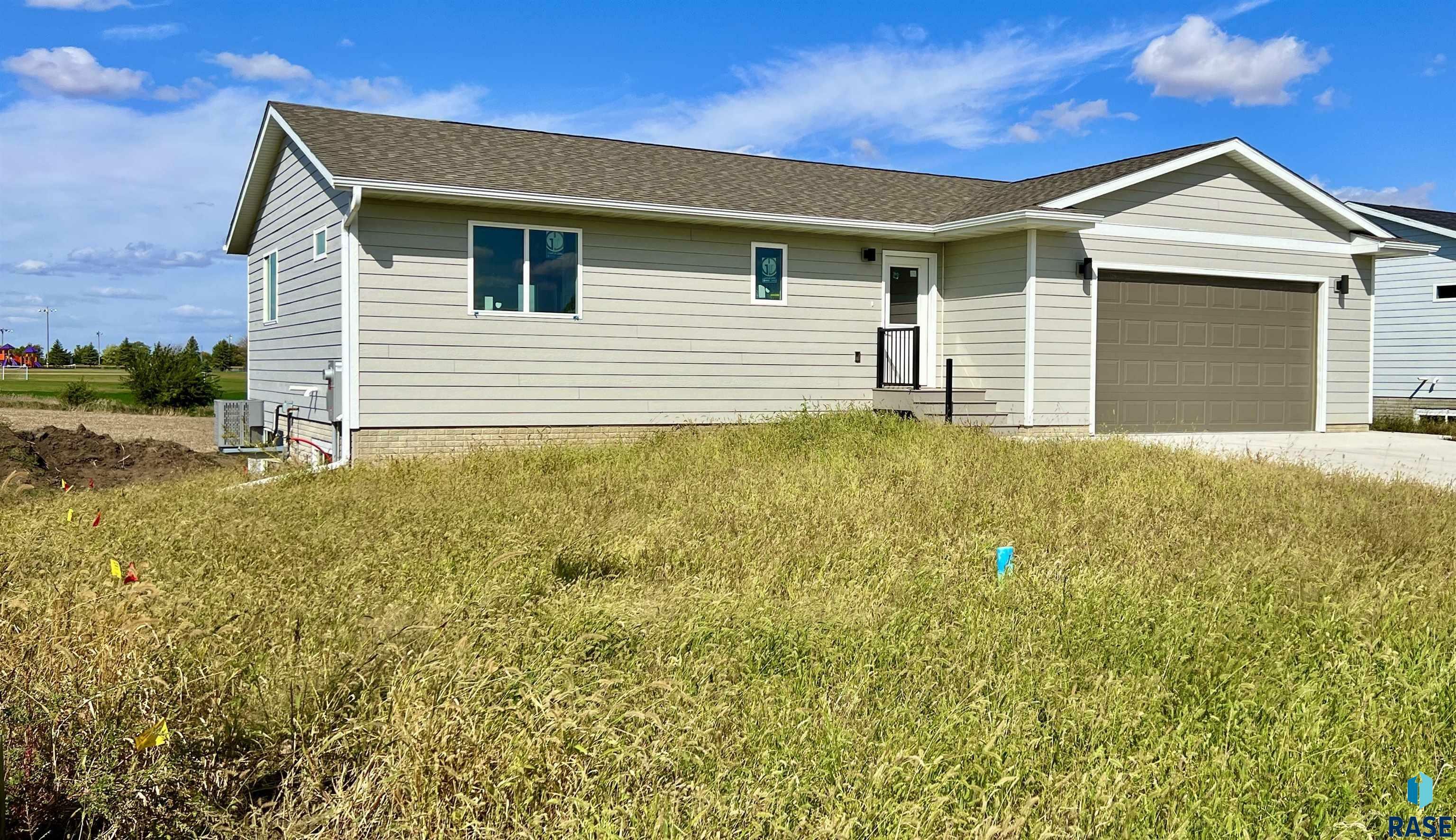 Property Photo:  1101 S 6th Ave  IA 51246 