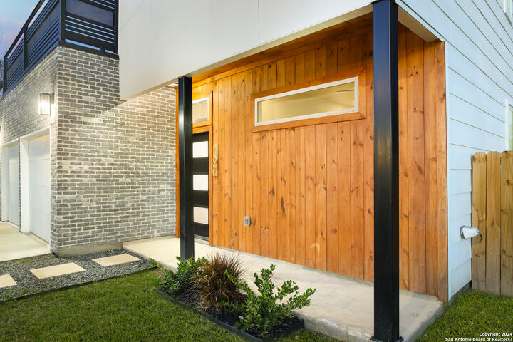 Property Photo:  120 Pierce Ave  TX 78208 