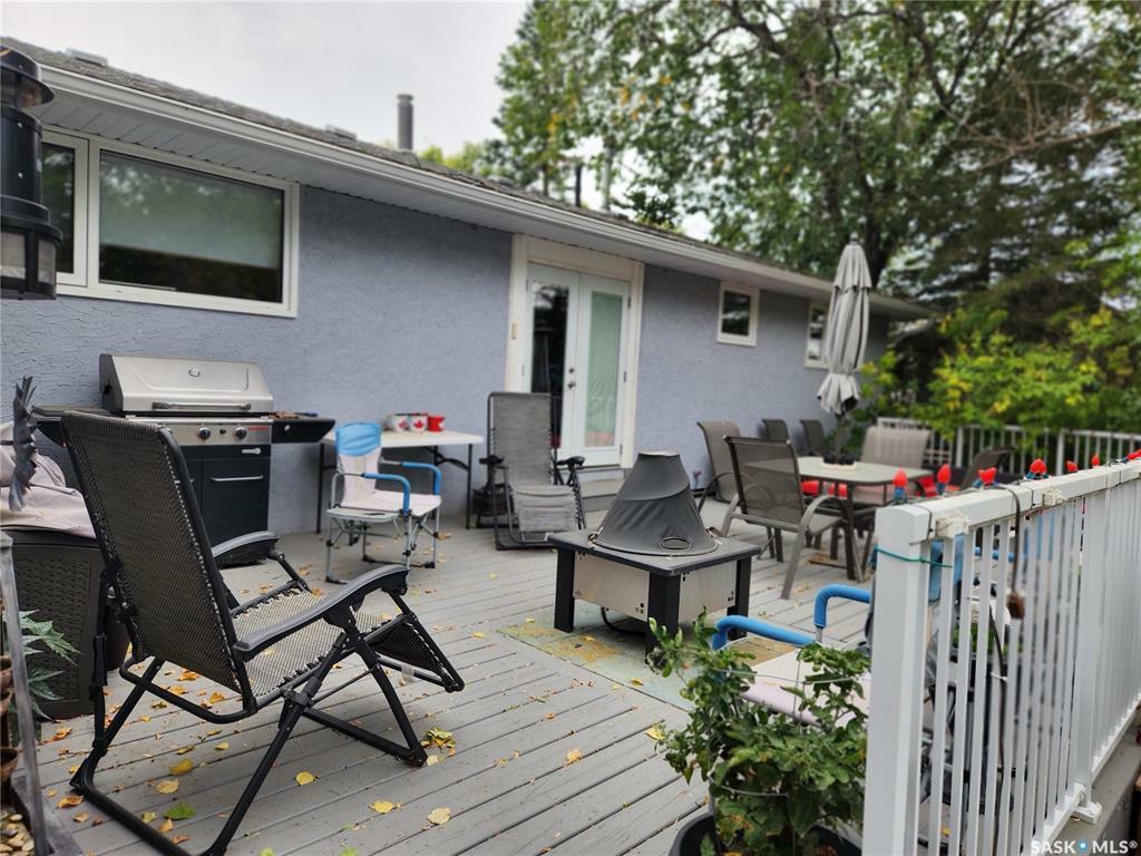 Property Photo:  808 Assiniboia Avenue  SK S0G 4T0 