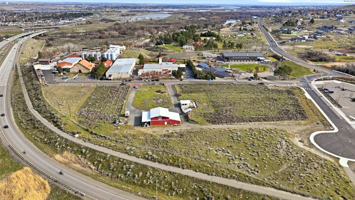 Property Photo:  691 Windmill Road  WA 99352 