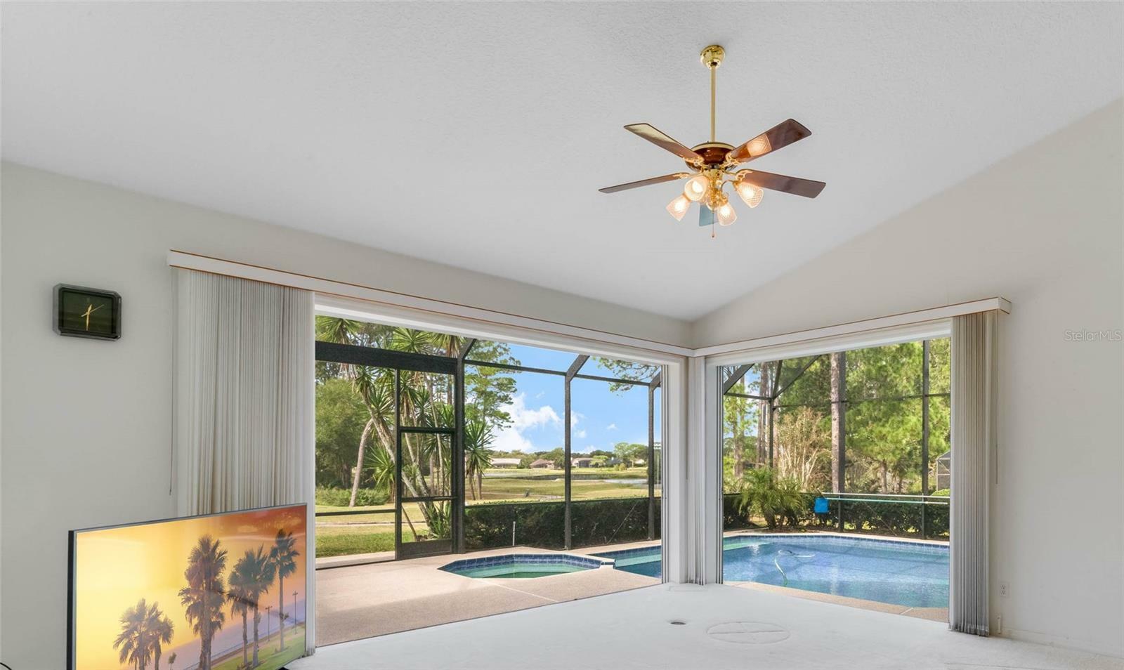 Property Photo:  425 Thomez Court  FL 32746 