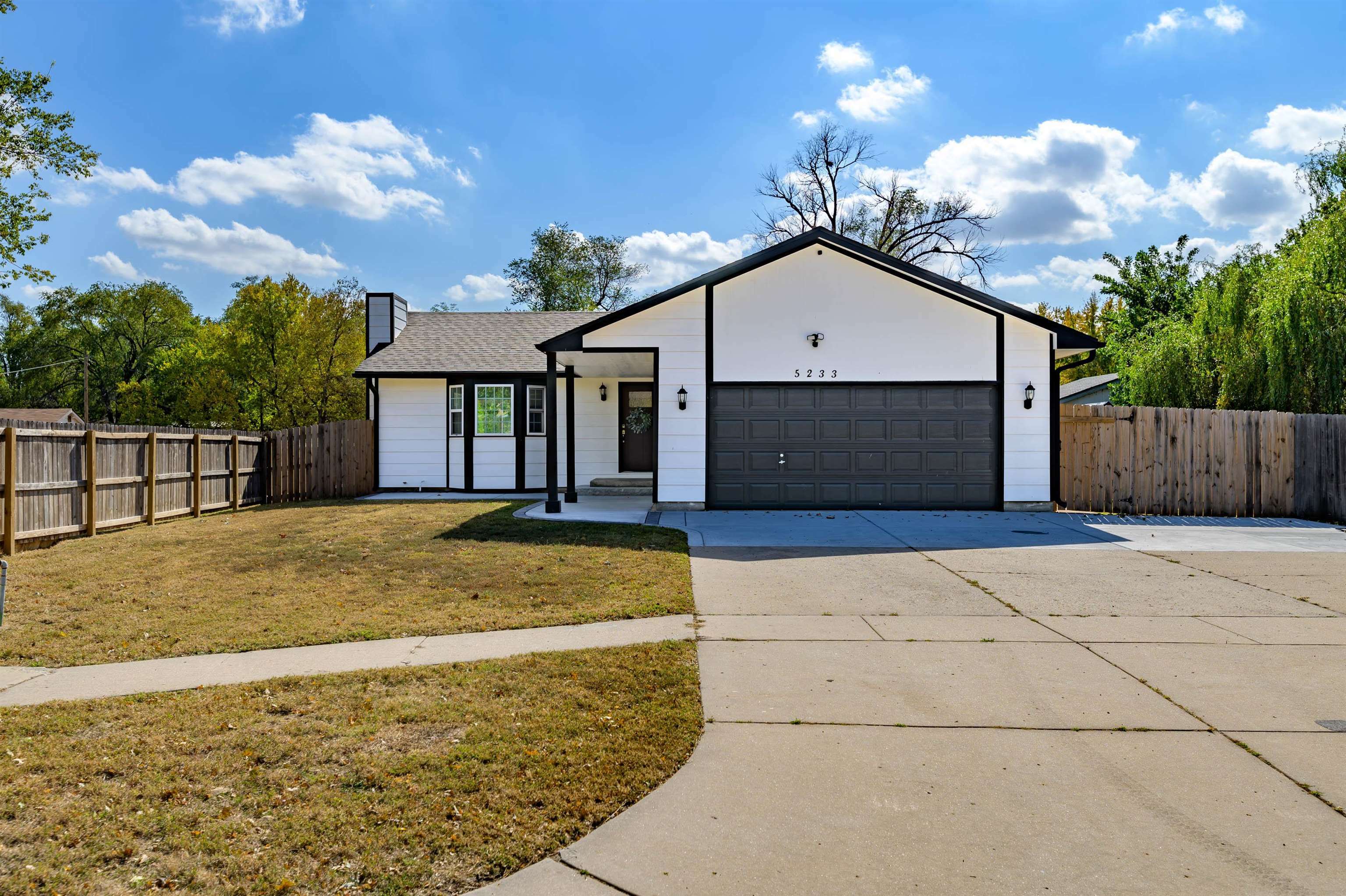 Property Photo:  5233 W 9th St N  KS 67212 