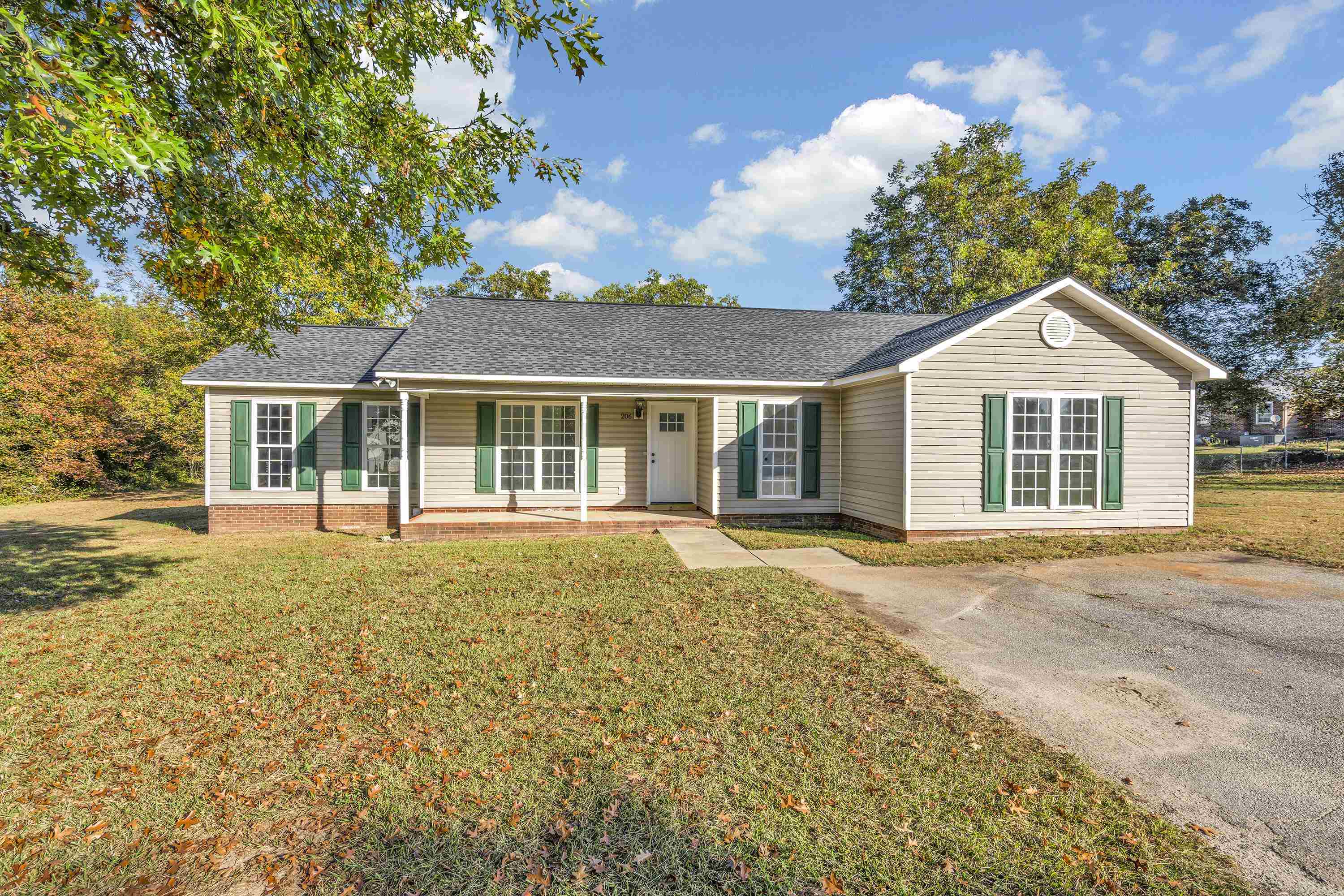 Property Photo:  206 Dillard Road  SC 29334 