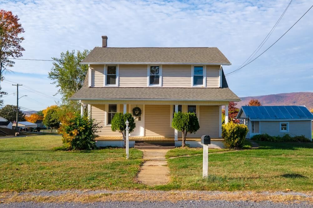 Property Photo: 517 Tenth St VA 22849