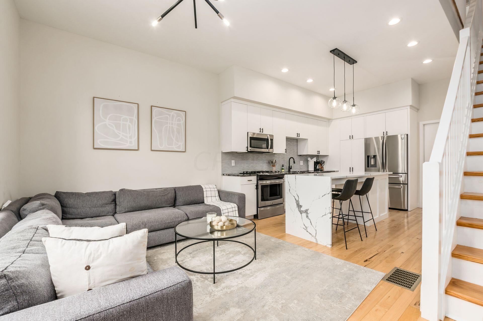 Property Photo:  994 Summit Street  OH 43201 