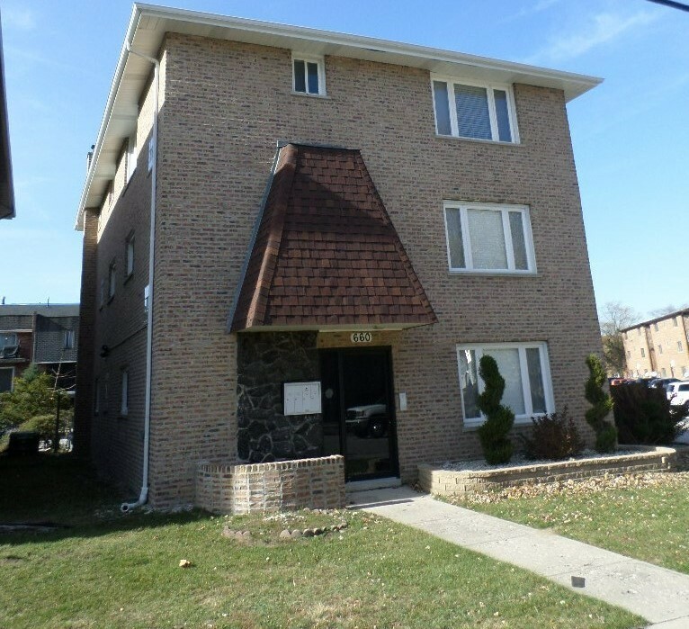 Property Photo:  660 Clyde Avenue 3N  IL 60409 