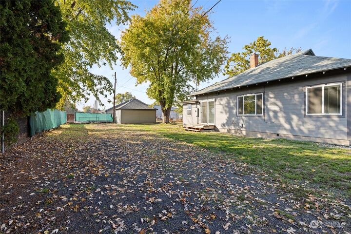 Property Photo:  203 Avery Street  WA 99362 