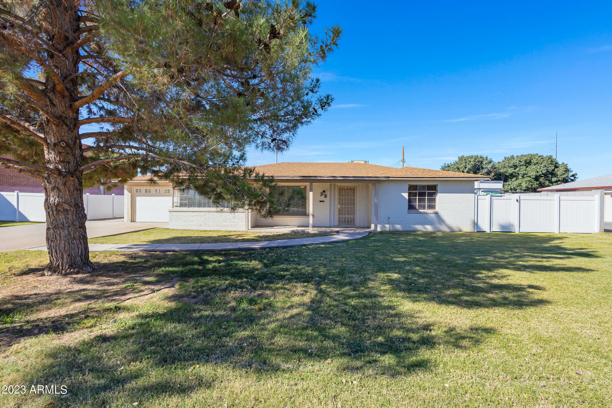 Property Photo:  38 N Fraser Drive W  AZ 85203 