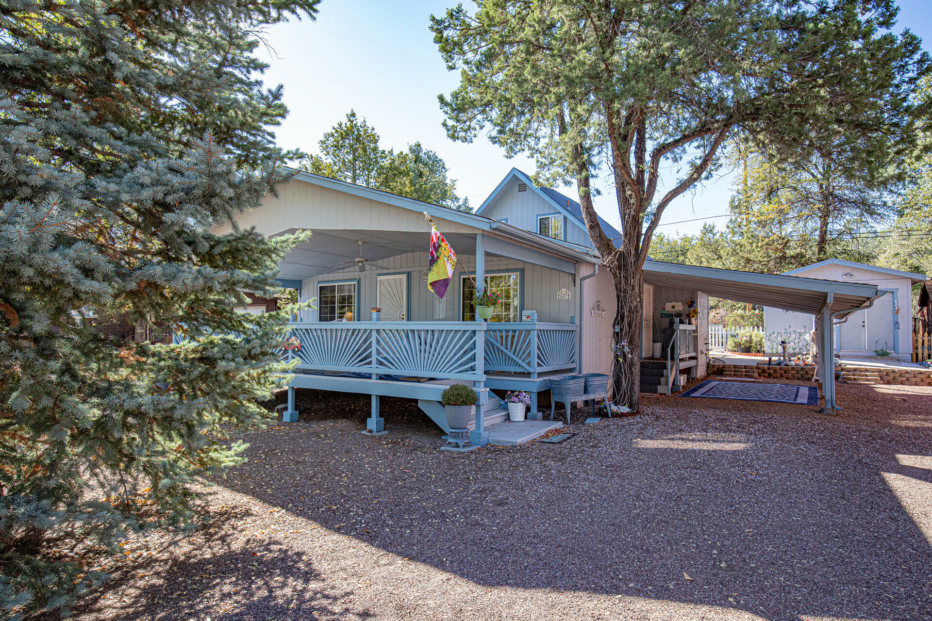 Property Photo:  607 W Saddle Lane  AZ 85541 