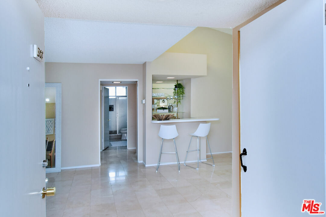 Property Photo:  1233   Amherst Ave 301  CA 90025 