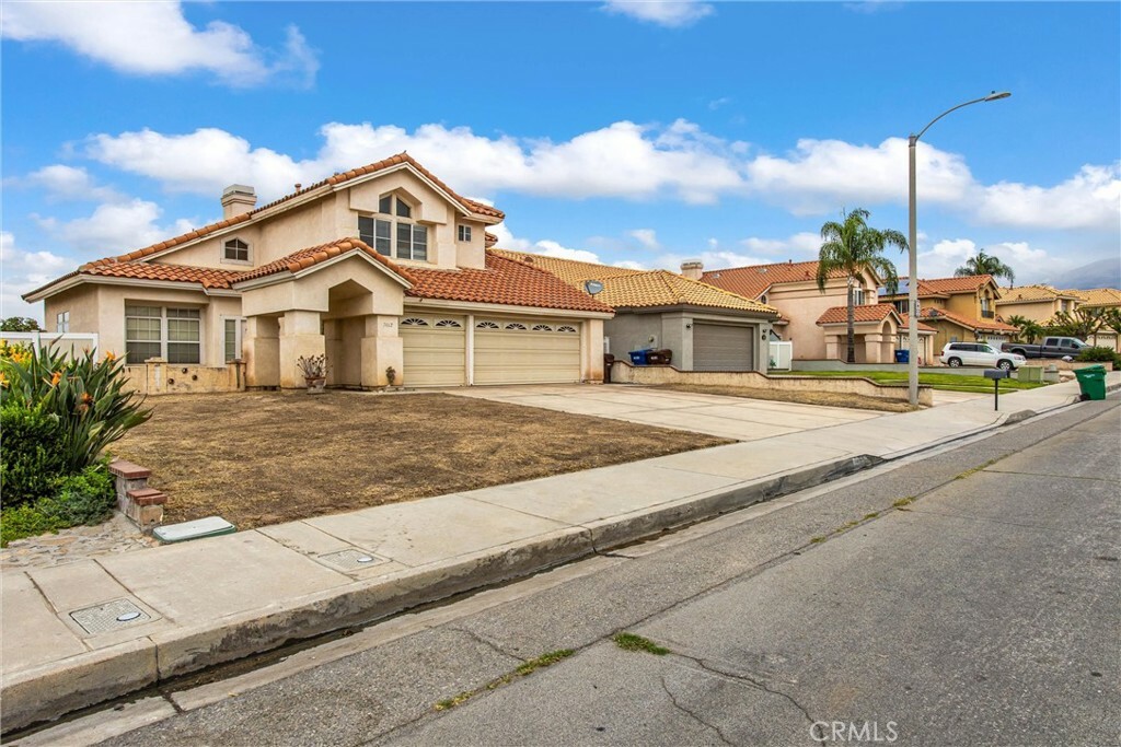 Property Photo:  7462 Red Clover Way  CA 92346 