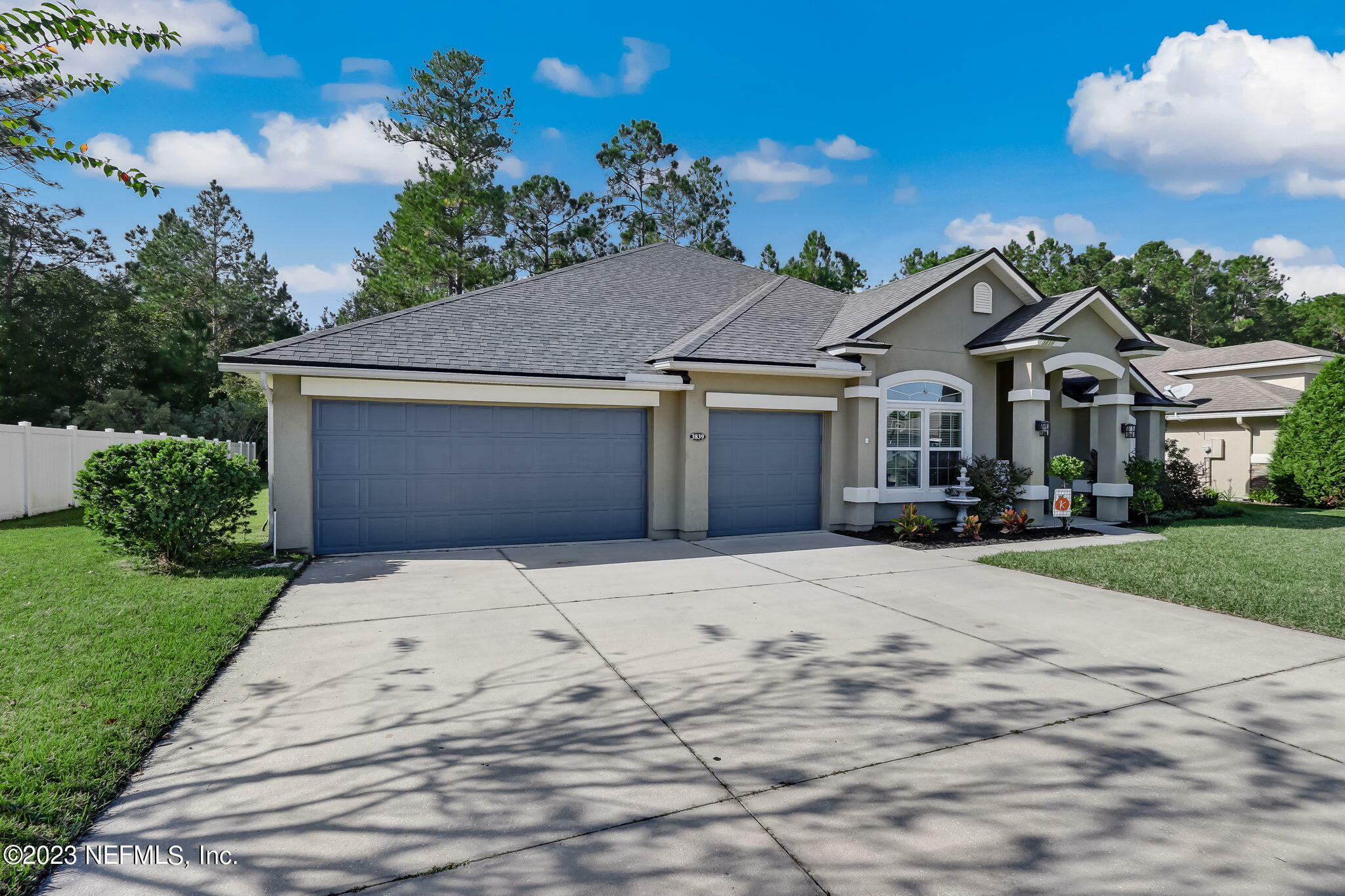 Property Photo: 3839 Trail Ridge Rd FL 32068
