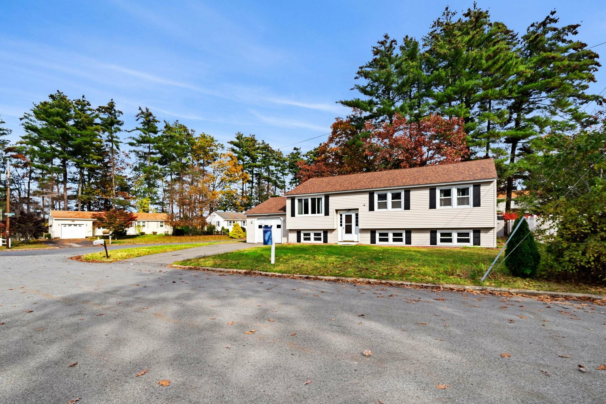 Property Photo: 22 Westborn Drive NH 03062