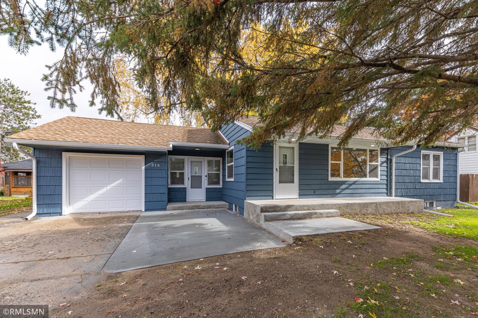 Property Photo: 316 SW 1st Ave MN 55744