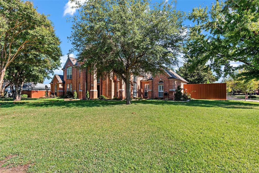 Property Photo:  701 Saratoga Drive  TX 76092 