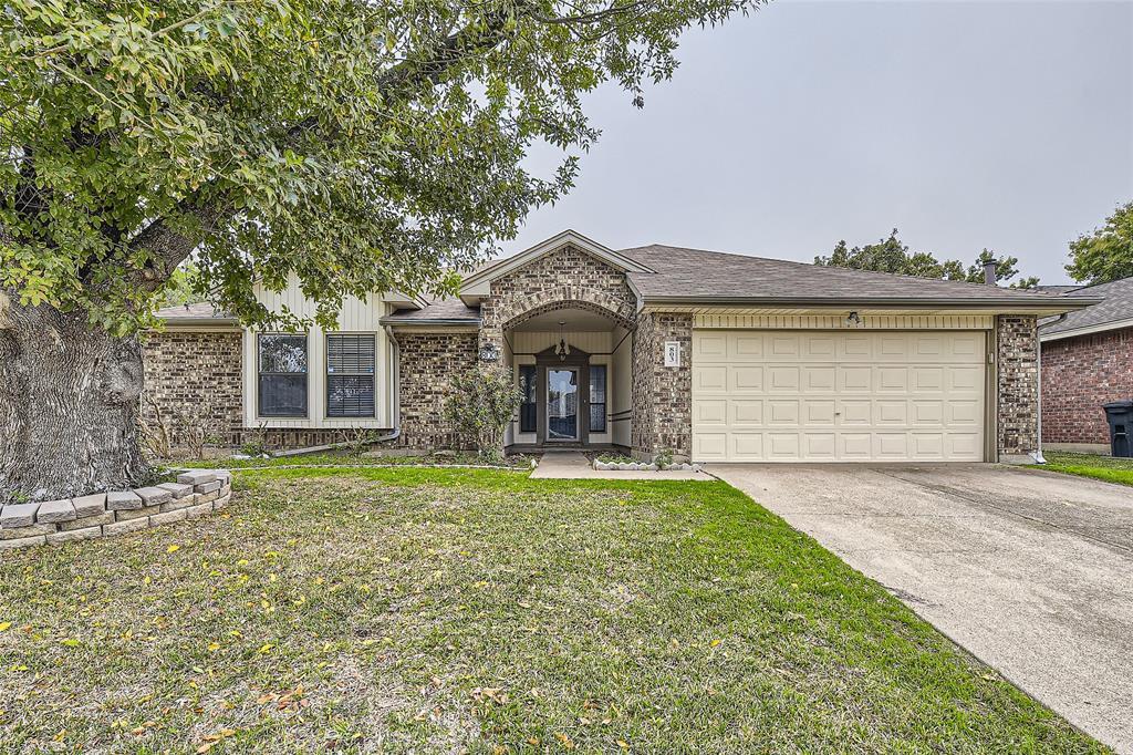Property Photo: 803 Bentle Street TX 75104
