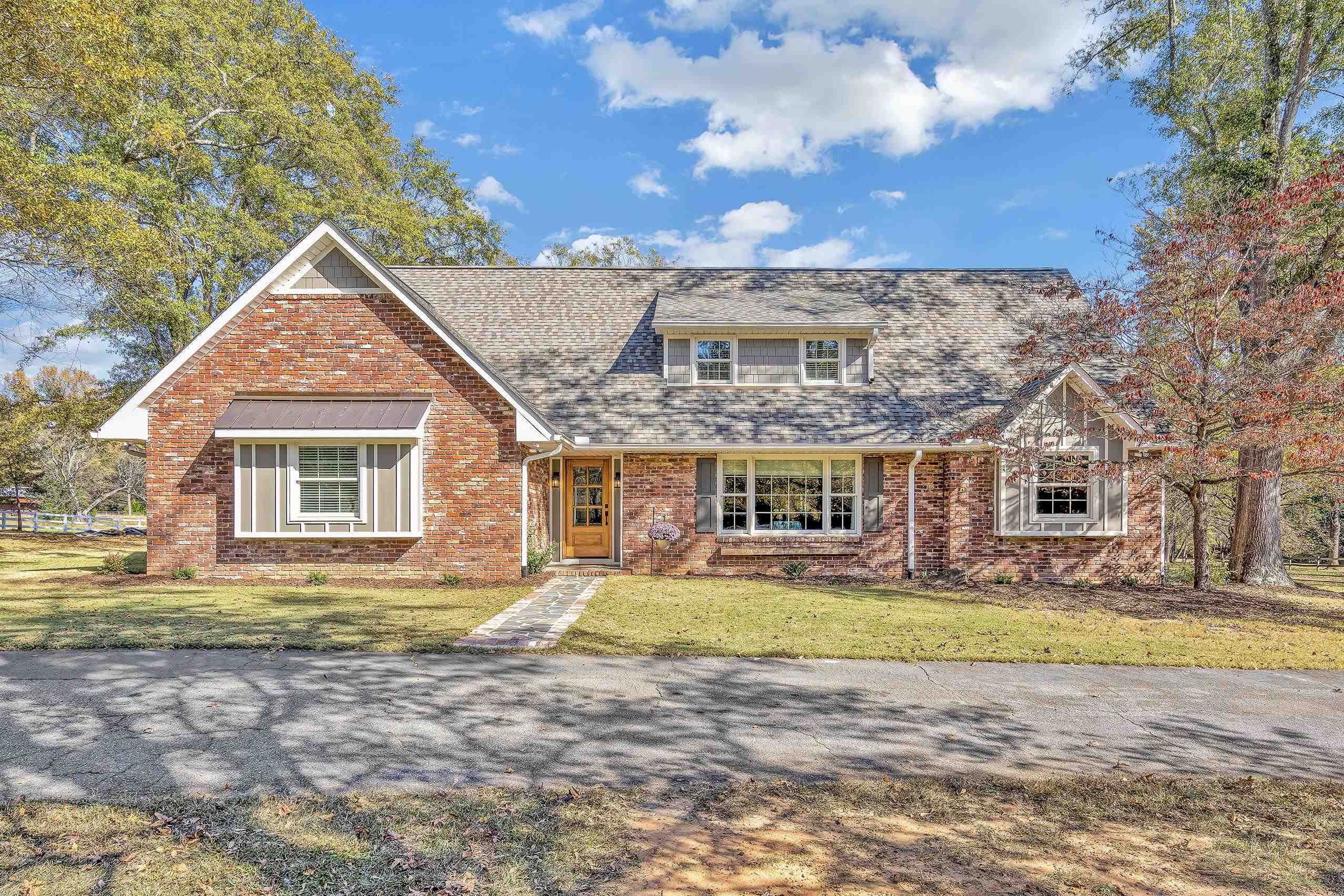 Property Photo:  1009 Seven Springs Road  SC 29307 