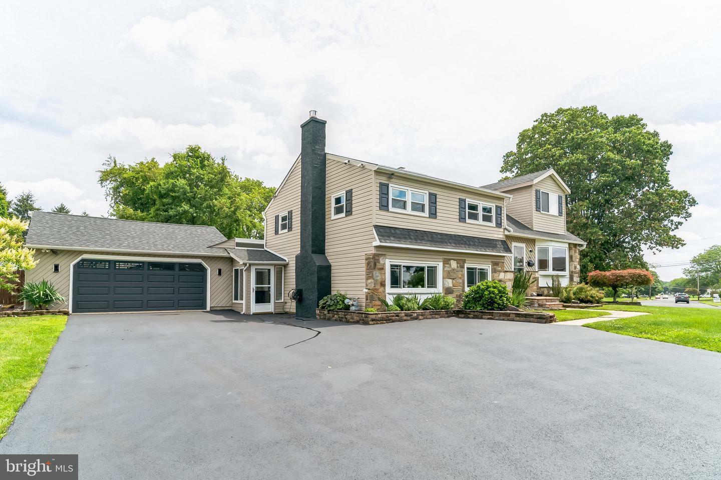 Property Photo: 901 Catalpa Road PA 18974