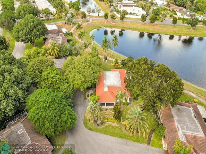 Property Photo:  3007 N Palm Aire Dr  FL 33069 